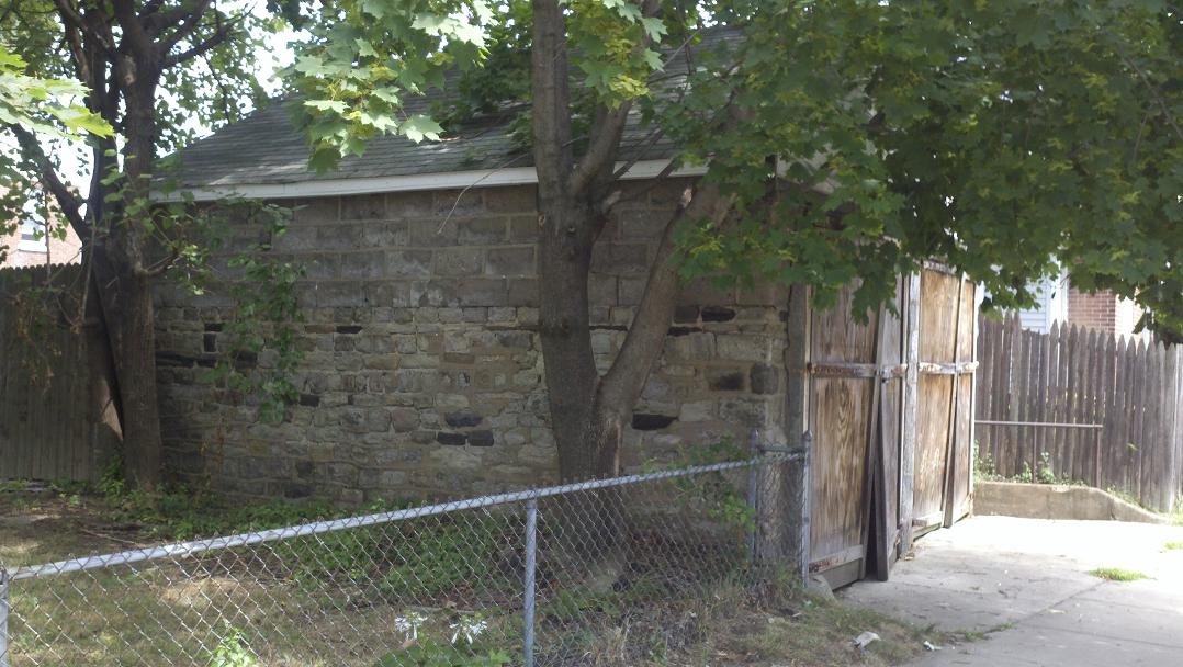 garage.jpg